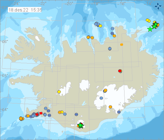 Jarðskjálftavirknin sýnir grænar stjörnur austast á Íslandi útaf ströndum Austurlands þar sem Fonti er staðsett. 