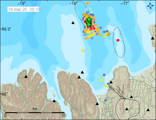 Grænar stjörnur og rauðir punktar sem sýna jarðskjálftavirknina austur af Grímsey.